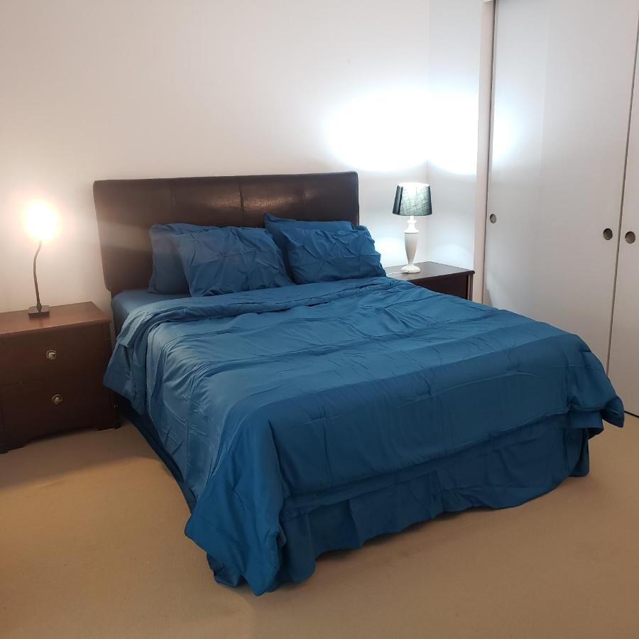 Lovely Guest Entire Apartment Minutes From Ottawa Airport Esterno foto