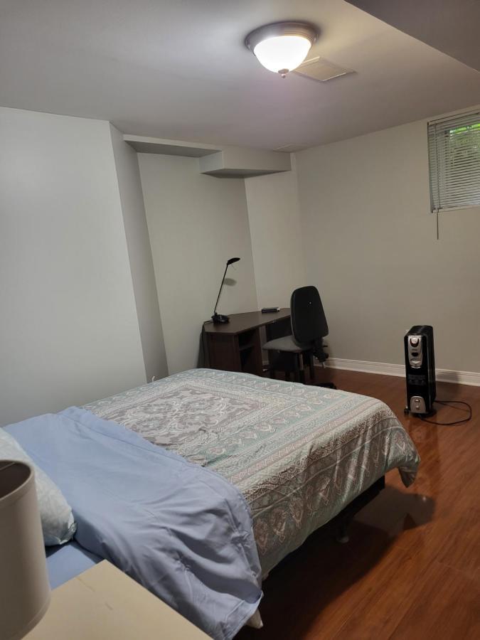 Lovely Guest Entire Apartment Minutes From Ottawa Airport Esterno foto