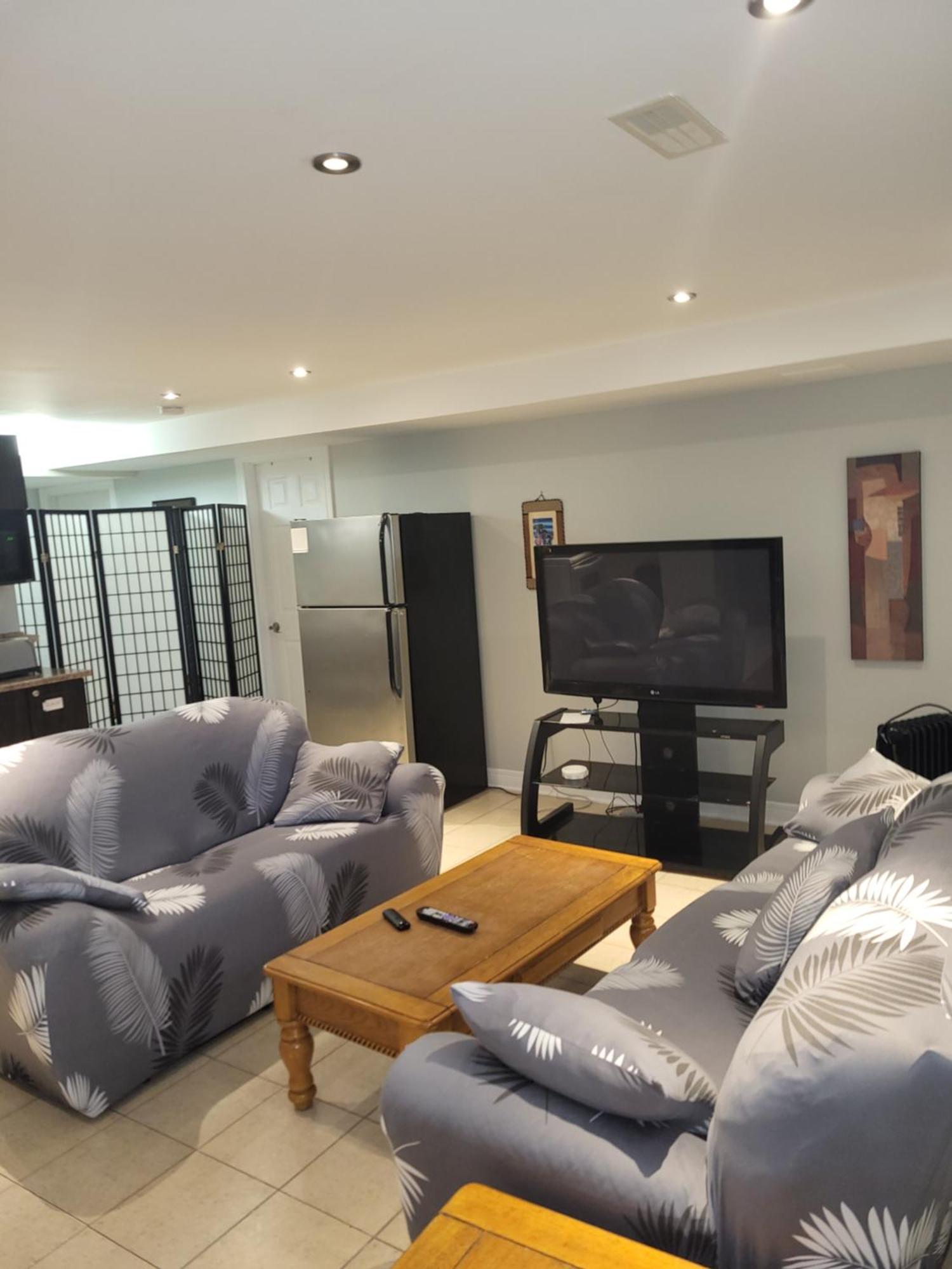 Lovely Guest Entire Apartment Minutes From Ottawa Airport Esterno foto