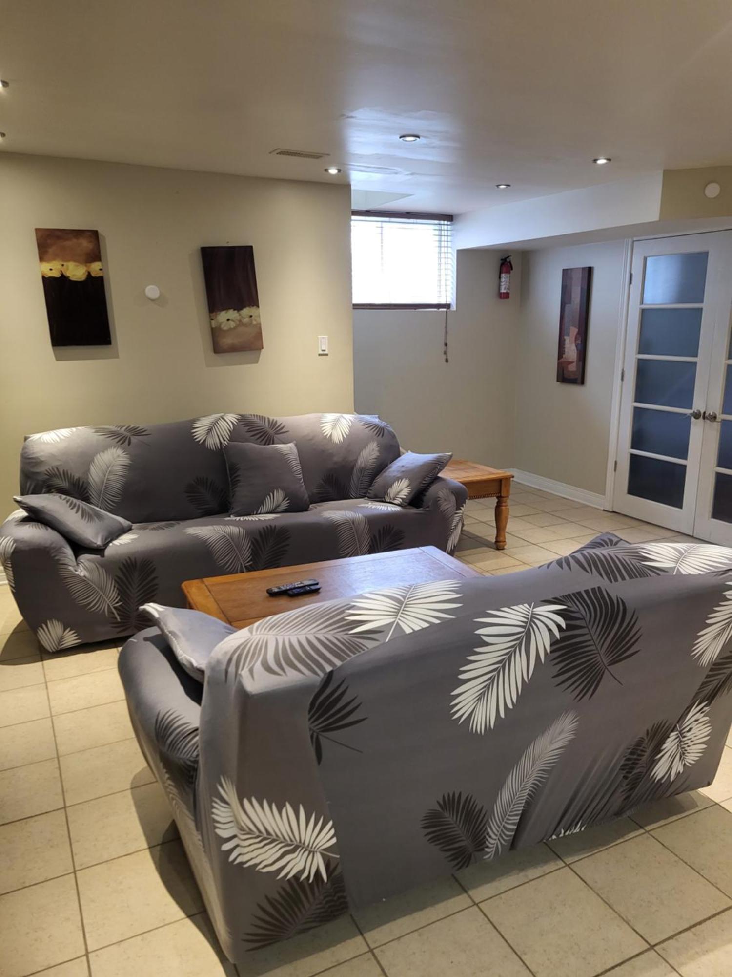 Lovely Guest Entire Apartment Minutes From Ottawa Airport Esterno foto